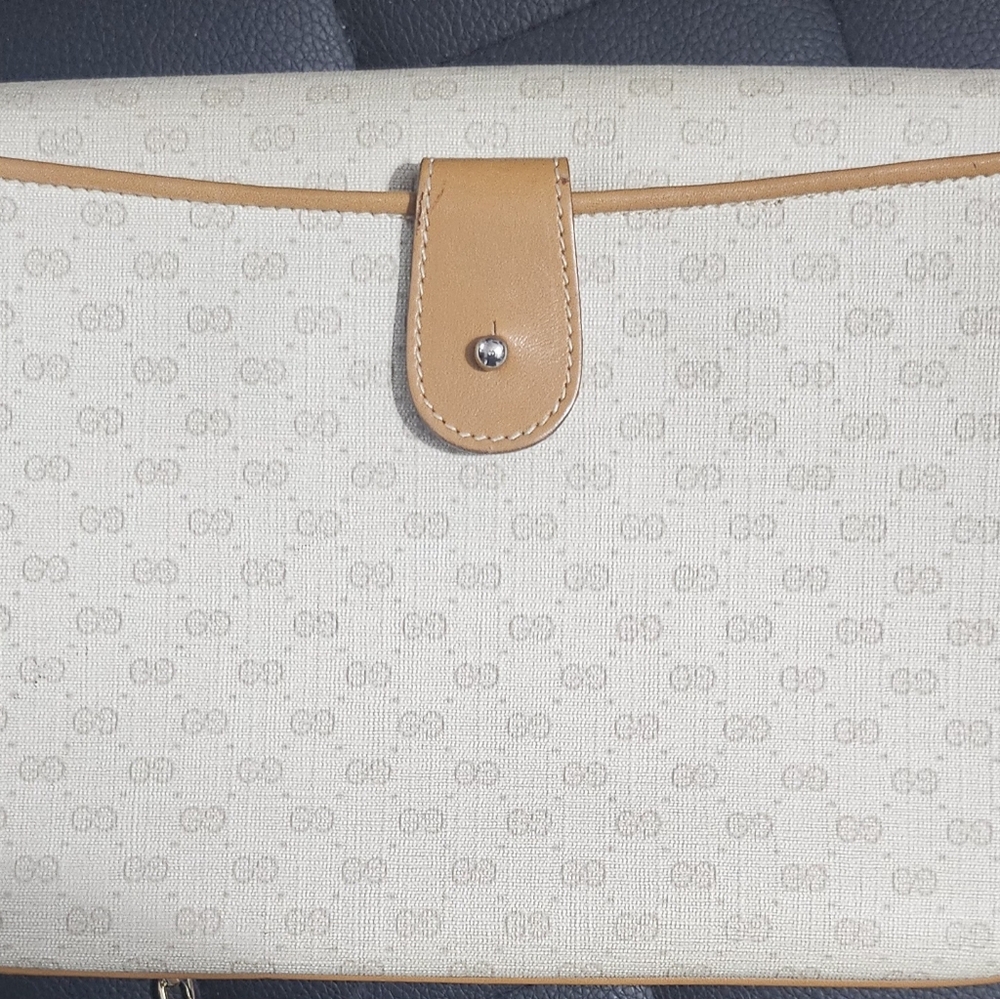 EUC!! AUTHENTIC VINTAGE GUCCI clutch/crossbody/shoulder bag - no strap. - Picture 10 of 16